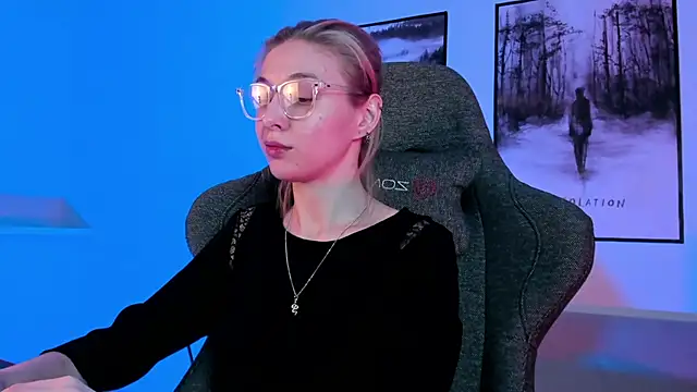 PhilippaAdamas online show from 03.06.25