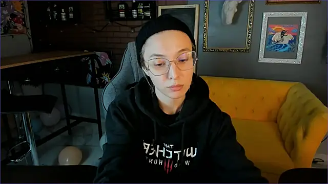 PhilippaAdamas online show from 09.18.25