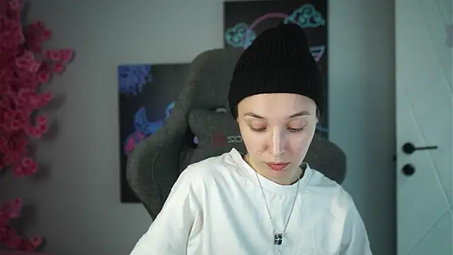 PhilippaAdamas online show from 10.12.25