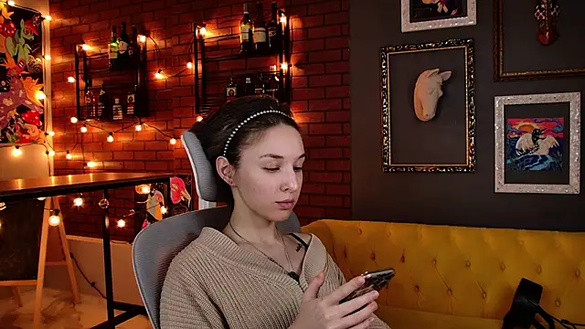 PhilippaAdamas online show from 03.04.26