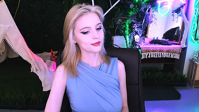 LeonaStane online show from 11.28.25