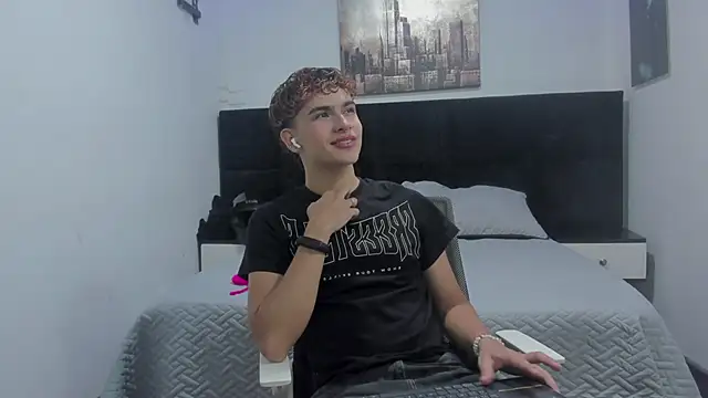 Aiiden 15 online show from 10.22.25