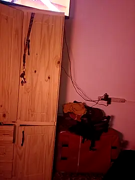 Ezella1 online show from 11.30.25