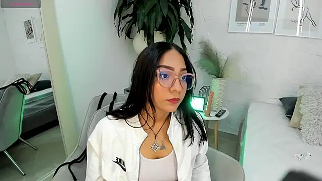 Snapshot of mariia_juana_ chatting on 02.18.25 mariia juana online show from 02.18.25