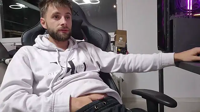 Snapshot of ademandjulia chatting on 10.02.25 ademandjulia online show from 10.02.25