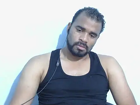 Snapshot of YOX22 chatting on 11.08.25 YOX22 online show from 11.08.25