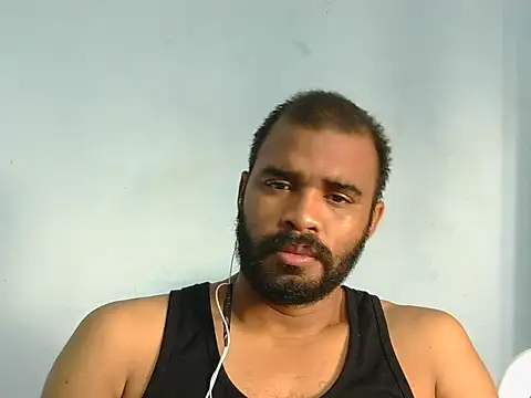 Snapshot of YOX22 chatting on 02.05.26 YOX22 online show from 02.05.26