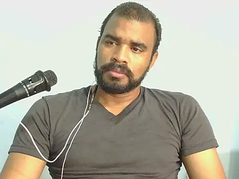 Snapshot of YOX22 chatting on 02.13.26 YOX22 online show from 02.13.26