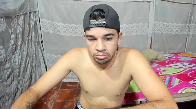 Snapshot of leandro49112 chatting on 03.19.25 leandro49112 online show from 03.19.25