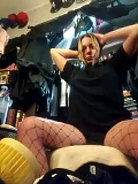 Snapshot of ShysluutGia chatting on 02.23.26 ShysluutGia online show from 02.23.26