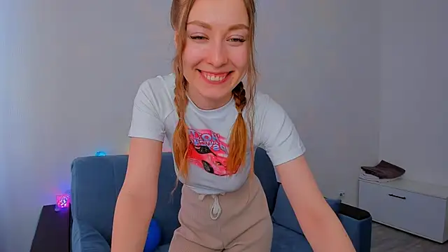 Snapshot of marilinaal chatting on 02.11.25 marilinaal online show from 02.11.25