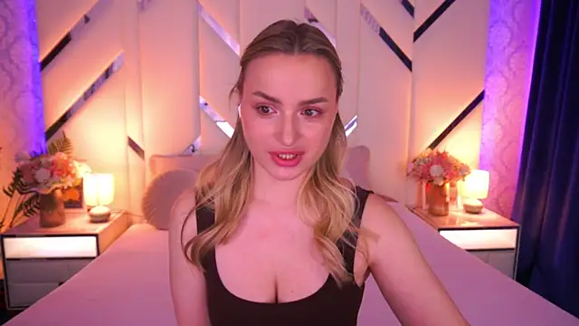 Snapshot of LindsieGreyy chatting on 04.27.26 LindsieGreyy online show from 04.27.26