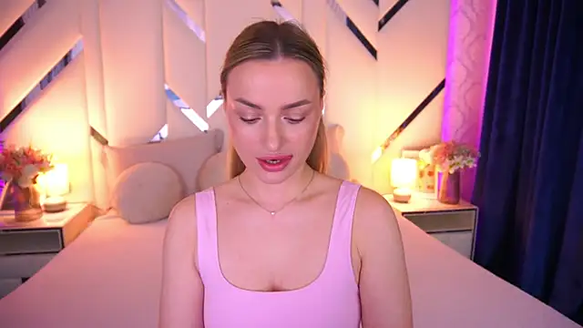 Snapshot of LindsieGreyy chatting on 05.18.26 LindsieGreyy online show from 05.18.26