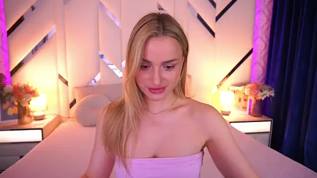 Snapshot of LindsieGreyy chatting on 05.30.26 LindsieGreyy online show from 05.30.26
