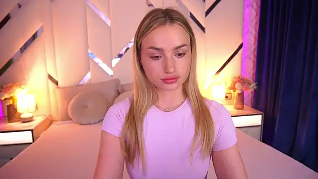 Snapshot of LindsieGreyy chatting on 06.11.26 LindsieGreyy online show from 06.11.26