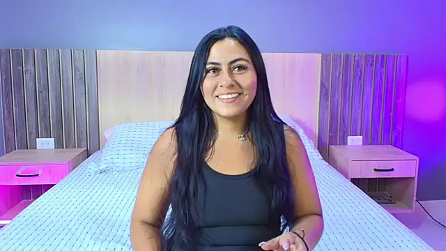 Snapshot of Mia_cm chatting on 02.10.25 Mia cm online show from 02.10.25