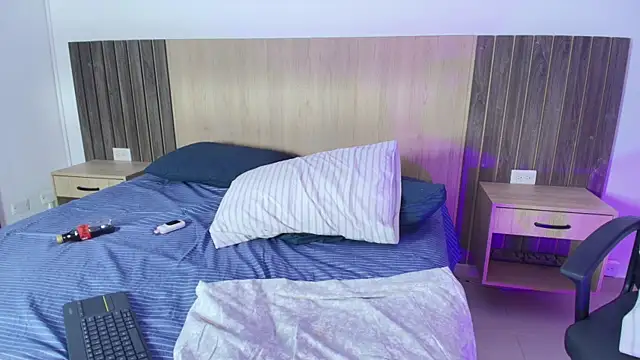 Snapshot of Mia_cm chatting on 03.17.25 Mia cm online show from 03.17.25