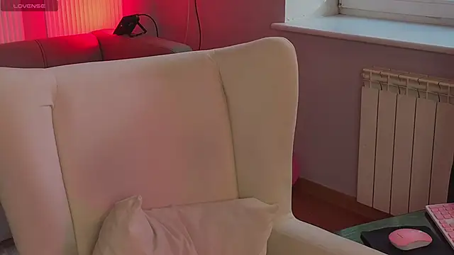 Snapshot of JoYung chatting on 09.30.25 JoYung online show from 09.30.25