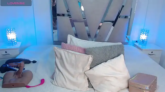 Snapshot of KathyLee69_ chatting on 09.19.25 KathyLee69 online show from 09.19.25