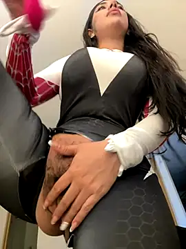 KarolVega- online show from 10.31.25