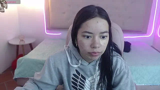 Snapshot of honnielane chatting on 02.25.25 honnielane online show from 02.25.25