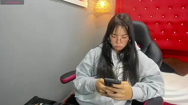 Snapshot of honnielane chatting on 03.17.25 honnielane online show from 03.17.25