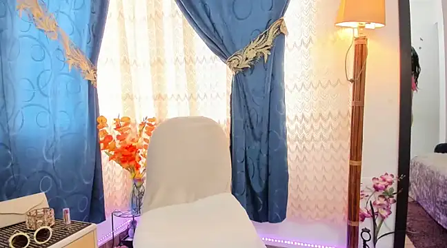 Snapshot of Tatiana1273_24 chatting on 02.21.25 Tatiana1273 24 online show from 02.21.25