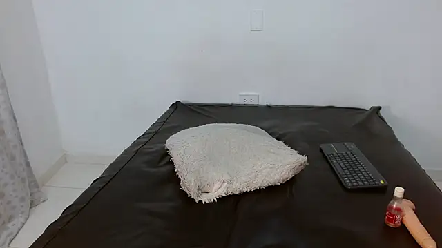 Selena fox7 online show from 02.26.25