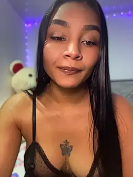Snapshot of Lynda_Bonnie chatting on 07.28.26 Lynda Bonnie online show from 07.28.26
