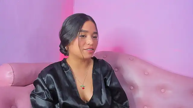 Snapshot of _JuliSweet_ chatting on 09.23.25 JuliSweet online show from 09.23.25