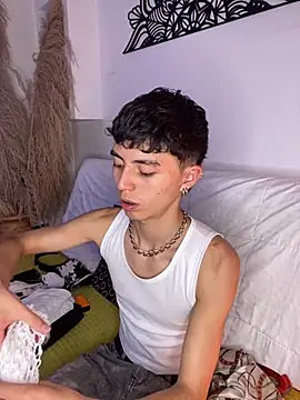 Snapshot of MaikyCooper chatting on 09.25.25 MaikyCooper online show from 09.25.25