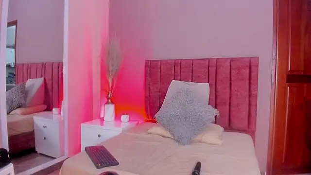 Snapshot of MiaHertz chatting on 02.08.26 MiaHertz online show from 02.08.26