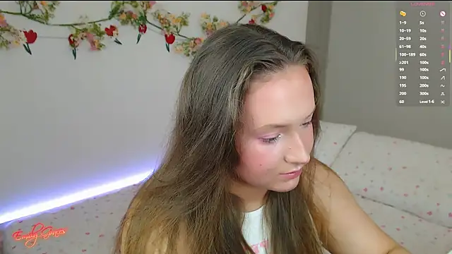 Snapshot of EmilyxxGraces chatting on 04.17.26 EmilyxxGraces online show from 04.17.26