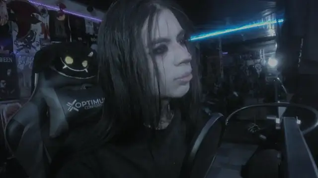 Snapshot of rotten_dreams chatting on 03.12.25 rotten dreams online show from 03.12.25