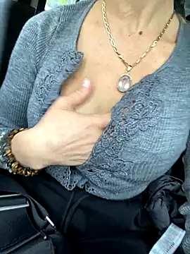 Snapshot of DeboraXporn chatting on 11.10.25 DeboraXporn online show from 11.10.25