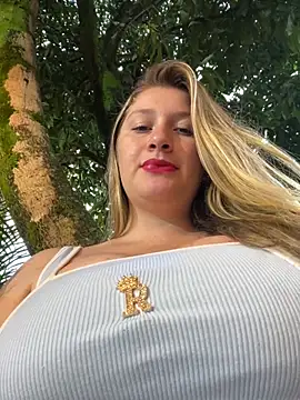 Snapshot of aurora_coldd chatting on 02.13.26 aurora coldd online show from 02.13.26