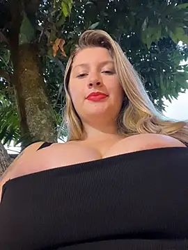 Snapshot of aurora_coldd chatting on 02.24.26 aurora coldd online show from 02.24.26