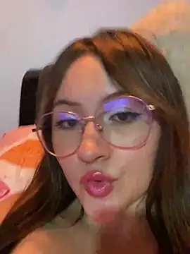 Snapshot of ValentinaOrtiz3 chatting on 03.05.25 ValentinaOrtiz3 online show from 03.05.25