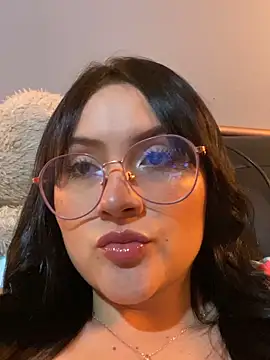 Snapshot of ValentinaOrtiz3 chatting on 09.19.25 ValentinaOrtiz3 online show from 09.19.25