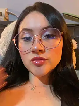 Snapshot of ValentinaOrtiz3 chatting on 09.29.25 ValentinaOrtiz3 online show from 09.29.25