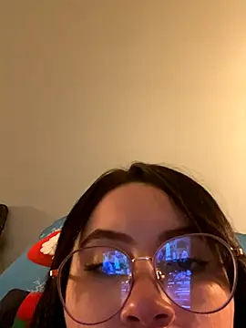 Snapshot of ValentinaOrtiz3 chatting on 10.19.25 ValentinaOrtiz3 online show from 10.19.25
