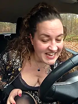 justtess online show from 11.14.25