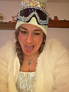 Snapshot of justtess chatting on 02.15.26 justtess online show from 02.15.26