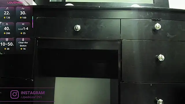 crystal beennz online show from 12.05.25