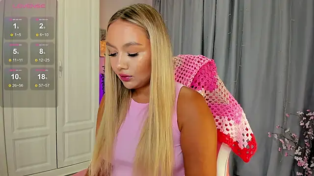 Snapshot of _Loneve__ chatting on 09.18.25  Loneve   online show from 09.18.25