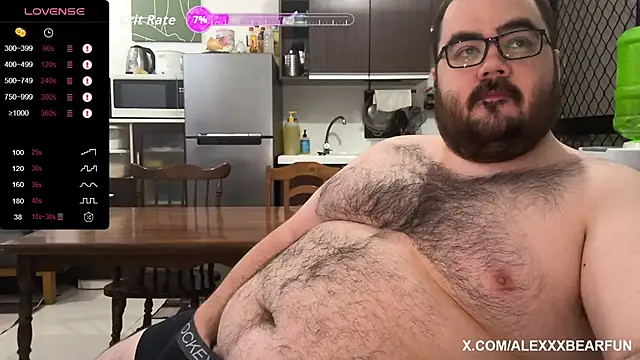 Snapshot of alexxxbear chatting on 09.12.25 alexxxbear online show from 09.12.25