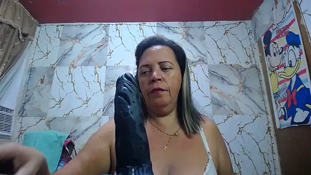 Snapshot of alina_maturehot chatting on 04.19.26 alina maturehot online show from 04.19.26