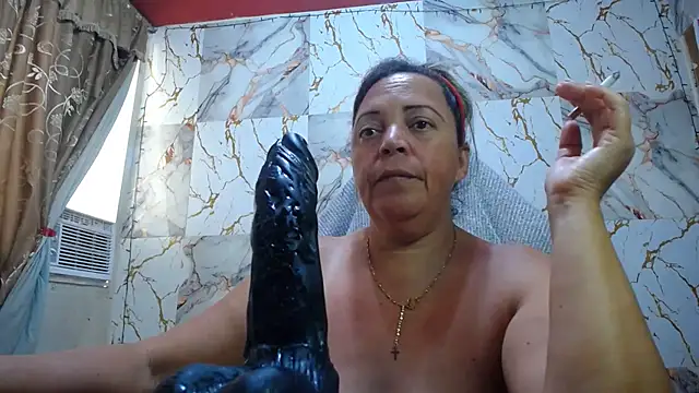 Snapshot of alina_maturehot chatting on 05.11.26 alina maturehot online show from 05.11.26