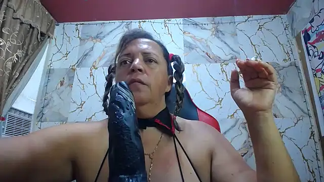 Snapshot of alina_maturehot chatting on 05.16.26 alina maturehot online show from 05.16.26
