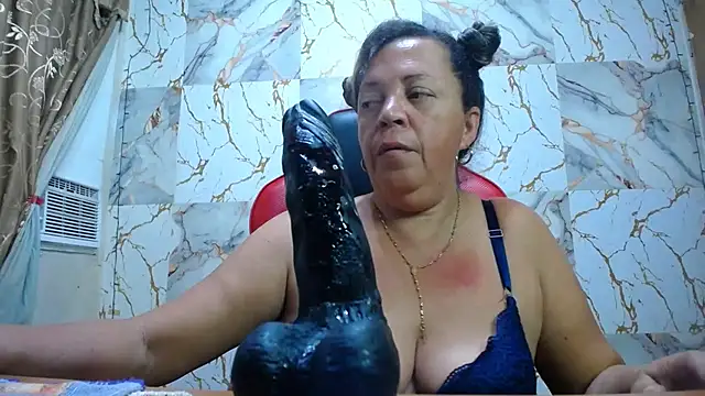 Snapshot of alina_maturehot chatting on 05.18.26 alina maturehot online show from 05.18.26